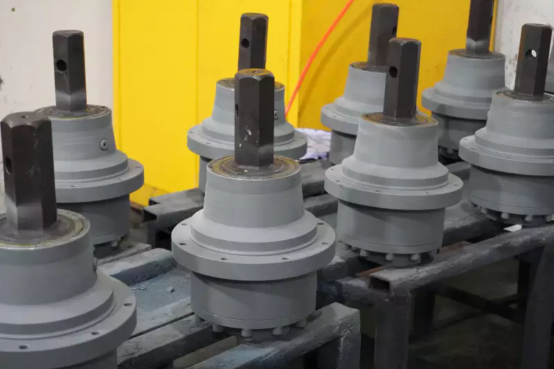 Wheel drive planetary gear sets